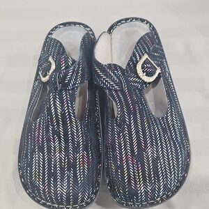 Allegria Womens Shoes with Multicolor Pattern.